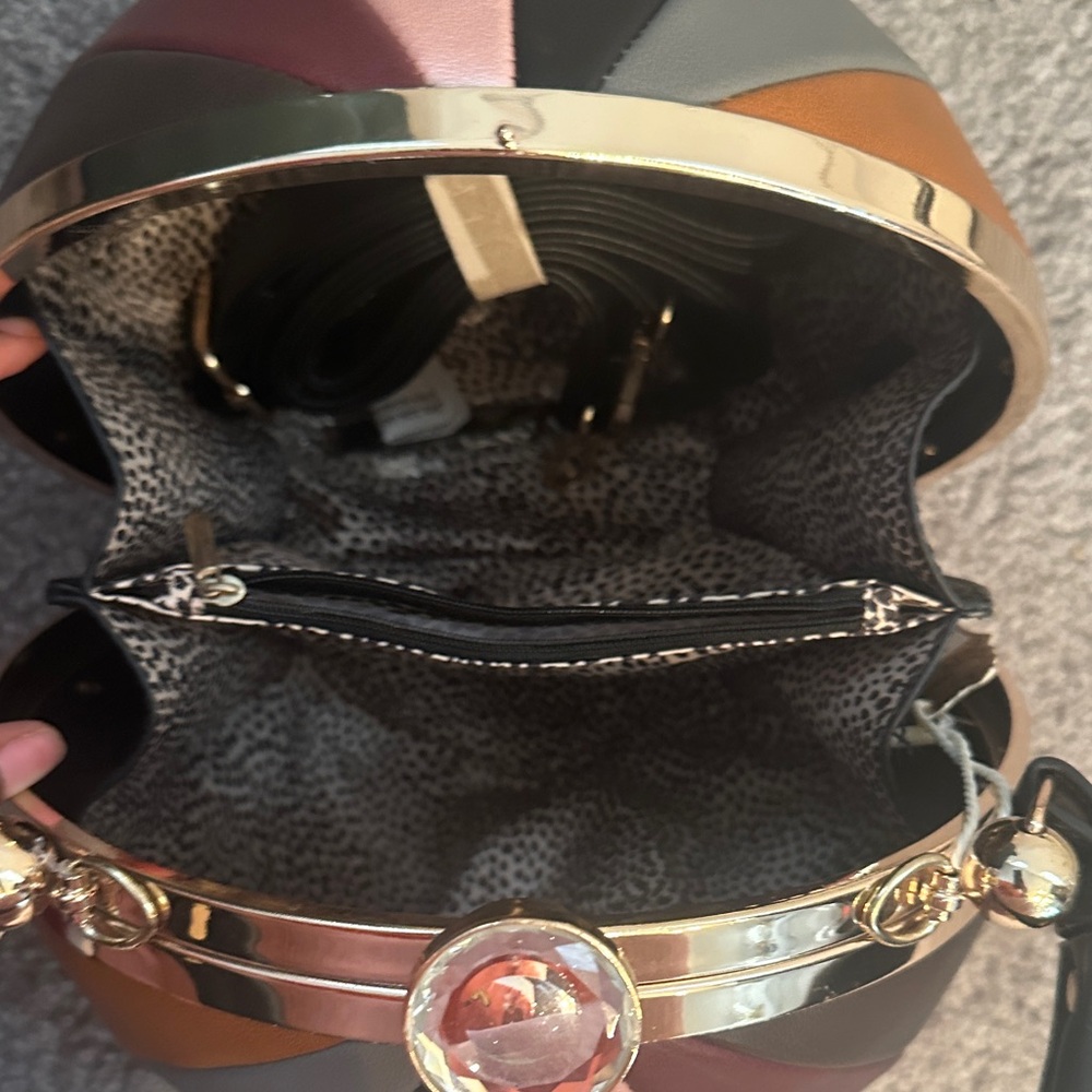 Chic Black and Pink Mini Bag - Picture 4 of 7